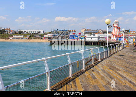 Ville balnéaire de Clacton-on-sea, Essex, quai traditionnel, England, UK, FR Banque D'Images