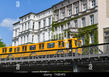 Métro U1, vieux bâtiments, la montagne, la beauté Bülowstrasse, Berlin, Allemagne, U-Bahn U1, Altbauten Bülowstraße, Schöneberg, Deutschland, Banque D'Images