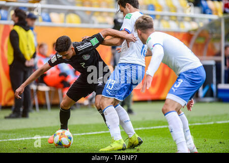 Kevin Alvarez du Mexique (L) et Gabriele Gori de l'Italie (R) sont vus en action lors de la Coupe du Monde U-20 de la Cup match entre le Mexique et l'Italie (GROUPE B) à Gdynia. ( Score final ; Mexique 1:2 Italie ) Banque D'Images