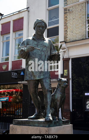 La statue du peintre William Hogarth et son chien pug Trump par le sculpteur Jim Mathieson , Chiswick High Road, London, W4 UK Banque D'Images