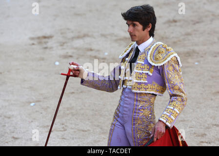 Matador français Sébastien Castella est vu lors d'une corrida à la Plaza de Toros de Las Ventas 2019 dans le festival de San Isidro à Madrid. Banque D'Images