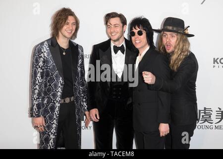 Cannes, France. 23 mai, 2019. Les équilibreurs (l-r) Gethin Davies, Jed Elliott, Luc Spiller et Adam Slack assister au gala amfAR Cinema Against AIDS 2019 durant le 72e Festival de Cannes à l'hôtel du Cap Eden Roc, au Cap d'Antibes, France, le 23 mai 2019. | conditions dans le monde entier : dpa Crédit photo alliance/Alamy Live News Banque D'Images