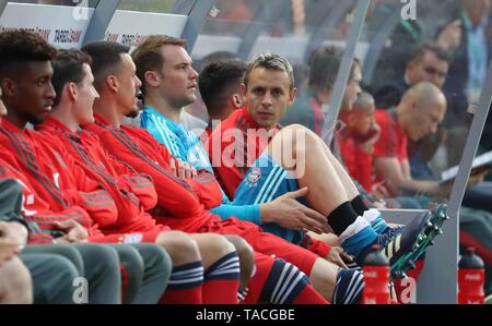 Berlin, Deutschland. 19 mai, 2018. firo : 19.05.2018, Fuvuball, saison 2017-2018 DFB-Pokal, en finale la finale de la coupe, Berlin, FCB Bayern Munich Munich - SGE Eintracht Frankfurt 1 : 3 Manuel Neuer, banc, dans le monde de l'utilisation | Credit : dpa/Alamy Live News Banque D'Images