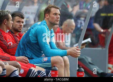 Berlin, Deutschland. 19 mai, 2018. firo : 19.05.2018, Football, Saison 2017-2018 DFB-Pokal, en finale la finale de la Coupe, Berlin, FCB FC Bayern Munich - Eintracht Francfort SGE Manuel Neuer sur ERsatzbank | Conditions de crédit dans le monde entier : dpa/Alamy Live News Banque D'Images