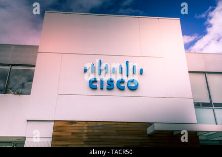 Santa Clara, Californie / USA - Mars 26, 2019 : Cisco Systems, Inc, un bureau de la technologie dans la Silicon Valley, développe, fabrique la mise en réseau Banque D'Images