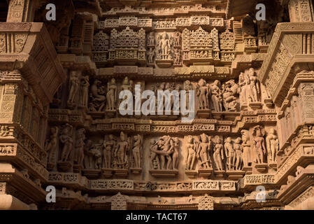 Sculptures lakshmana temple, Khajuraho, Madhya Pradesh, Inde, Asie Banque D'Images