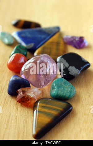 Une collection de divers pierres polies Banque D'Images