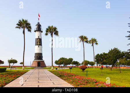 Lima Pérou La Marina de Faro Phare copyspace copie espace vue Miraflores Banque D'Images