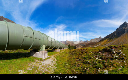 Autriche, Vorarlberg, Bielerhoehe, Silvretta, water pipeline Banque D'Images