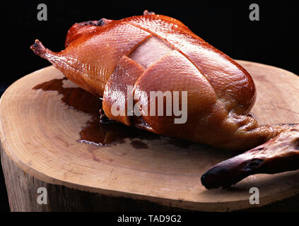 Délicieux canard rôti cuisine asiatique typique Banque D'Images