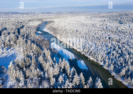 Germany, Bavaria, vue aérienne sur la rivière Isar et de l'Isar entre plaines Geretsried et Wolfratshausen en hiver Banque D'Images