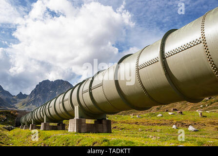 Autriche, Vorarlberg, Bielerhoehe, Silvretta, water pipeline Banque D'Images