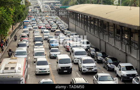 Manille, Philippines - juin 1, 2016 : Le trafic à Manille, Makati, Philippines Banque D'Images