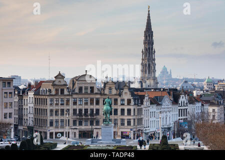 Belgique, Bruxelles, vue sur Mont des Arts, la mairie et ville basse Banque D'Images