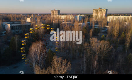 Drone image prise sur les attractions du Pripyat, l'Ukraine, à l'intérieur de la zone d'exclusion de Tchernobyl Banque D'Images