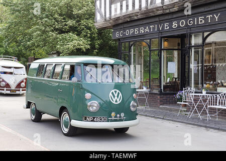 1966 Volkswagen camper van écran partagé Banque D'Images