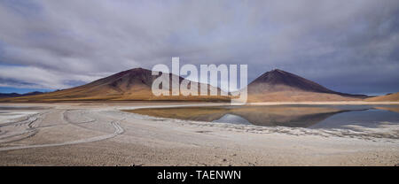 Et le volcan Licancabur Laguna Verde, Salar de Uyuni, Bolivie Banque D'Images