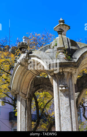 Lisbonne, Portugal dans le Temple Square Largo do Carmo, dans le quartier de Chiado Banque D'Images