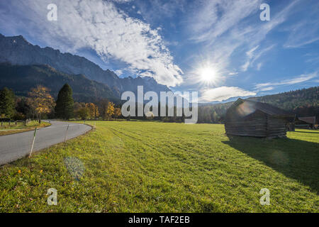 Germany, Bavaria, Munich, Berlin, du Wetterstein avec Waxenstein en automne Banque D'Images