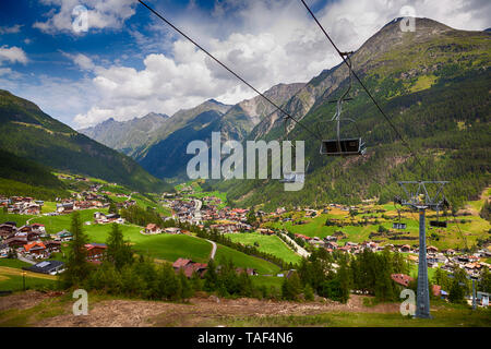 L'été sur la montagne de Sölden, Ötztal, Tyrol, Autriche. Remontée mécanique. Proche de la Rettenbach Glacier. Banque D'Images