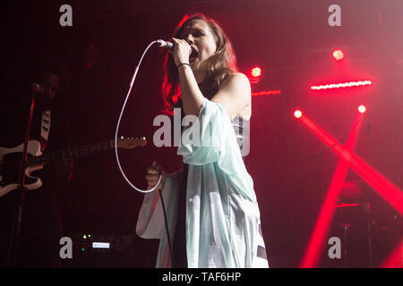 Milan Italie. 23 mai 2019. La chanteuse germano-canadien-anglais ALICE MERTON effectue sur scène à Magazzini Generali au cours de la tournée 'Mint' Banque D'Images