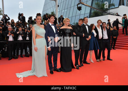 Cannes, France. 24 mai, 2019. CANNES, FRANCE. 24 mai 2019 : Adèle Exarchopoulos, Niels Schneider, Virginie Efira, Gaspard Ulliel, Paul Hamy, Laure Calamy, Justine Triet & Arthur Harari au gala d'avant pour 'Sybil' au Festival de Cannes. Photo Credit : Paul Smith/Alamy Live News Banque D'Images