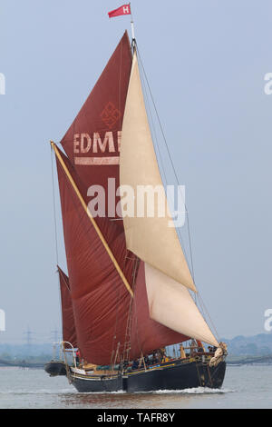 Rivière Medway, Kent, Royaume-Uni. 25 mai, 2019. Près d'une douzaine de barges à voile historique ont pris part à la 111e Match Barge à Medway. Jusqu'à ce qu'ils ont été remplacés par des méthodes d'expédition et de fret, voile péniches naviguaient dans leurs échanges sur l'eau du Royaume-Uni. Rob Powell/Alamy Live News Banque D'Images