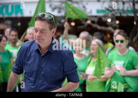 Vienne, Autriche. 25th mai 2019. Discute avec les candidats de l'UE le samedi 25th mai 2019 dans la ville de Lugner à Vienne. L'image montre le meilleur candidat de l'UE du Green Werner Kogler. Credit: Franz PERC / Alamy Live News Banque D'Images