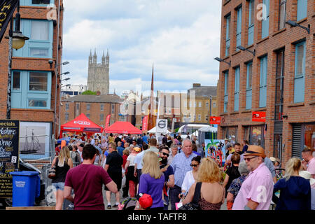 Gloucester, Gloucestershire, Royaume-Uni, 25 mai 2019. Le 10e festival des Grands Voiliers de Gloucester commence aujourd'hui. annoncée comme une journée remplie de plaisir pour toute la famille. Le Harbourside est pleine d'artistes, chanteurs de marin, historique de reconstitution historique et bien sûr, les pirates. Les vraies stars sont bien sûr les grands voiliers, ainsi appelé en raison de leur gréement traditionnel. Crédit : Mr Standfast/Alamy Live News Banque D'Images
