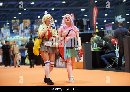 ExCel London, UK - 25 mai 2019. Des milliers de cosplayeurs en costume profitant de la deuxième journée de MCM Comic Con à ExCel London. Crédit : Thomas Bowles/Alamy Live News Banque D'Images