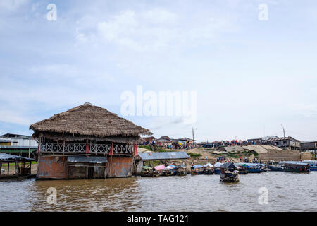 Vue générale de la Bellavista Nanay Port sur Iquitos en Amazonie péruvienne, Maynas Province, département de Loreto, Pérou Banque D'Images