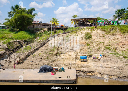 Port de Jenaro Herrera communauté sur l'Ucayali River sur la route Iquitos-Pucallpa, département de Loreto, Pérou Banque D'Images