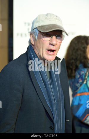 NEW YORK, NY - 03 MAI : Alejandra Silva et Richard Gere assister à la "Il faut un fou' première mondiale au cours de la 2019 Tribeca Film Festival au CCMB T Banque D'Images
