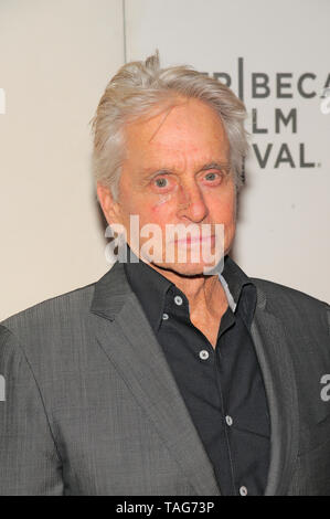 NEW YORK, NY - 03 MAI : Michael Douglas participe à la "Il faut un fou' première mondiale au cours de la 2019 Tribeca Film Festival au CCMB Tribeca PAC sur Ma Banque D'Images
