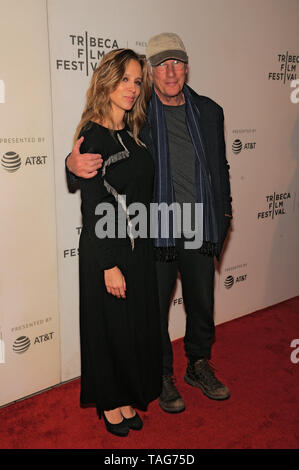 NEW YORK, NY - 03 MAI : Alejandra Silva et Richard Gere assister à la "Il faut un fou' première mondiale au cours de la 2019 Tribeca Film Festival au CCMB T Banque D'Images