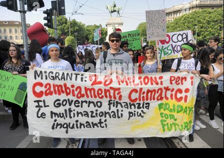 Milan (Italie), 24 mai 2019, 'Global Strike pour Avenir" les jeunes et manifestation des étudiants pour protester contre le changement climatique et le réchauffement de la Banque D'Images