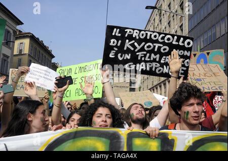 Milan (Italie), 24 mai 2019, 'Global Strike pour Avenir" les jeunes et manifestation des étudiants pour protester contre le changement climatique et le réchauffement de la Banque D'Images