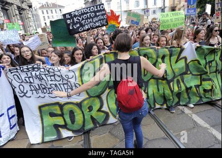 Milan (Italie), 24 mai 2019, 'Global Strike pour Avenir" les jeunes et manifestation des étudiants pour protester contre le changement climatique et le réchauffement de la Banque D'Images