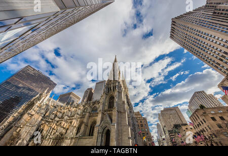 La Cathédrale St Patrick l'un des principaux l'un des principaux sites touristiques de Manhattan à New York États-Unis Banque D'Images