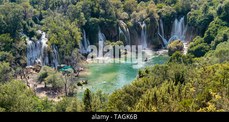 Cascade de Kravica en Bosnie et Herzégovine, vue aérienne Banque D'Images