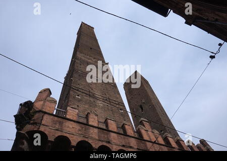 Le Due Torri, Bologne, Italie Banque D'Images