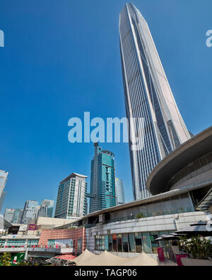 Un gratte-ciel de la SFI Ping vu de COCO Park Shopping Mall. Shenzhen, province de Guangdong, en Chine. Banque D'Images