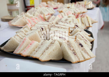 Assortiment de délicieux petits sandwichs à une fonction ou une partie Banque D'Images