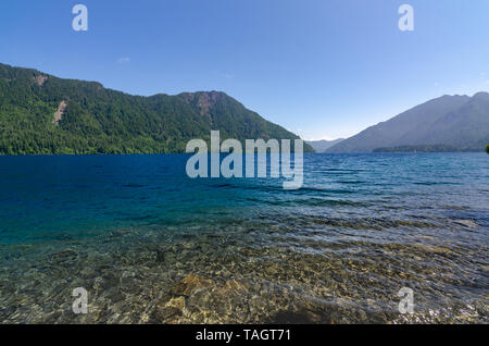 Crescent Lake Washington et elle belle Blue Waters Banque D'Images