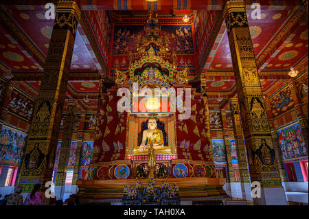 Buddha Wat Mahathat Wat Wachiramongkol Bang Thong dans la province de Krabi en Thaïlande le 19 mai 2019 Banque D'Images