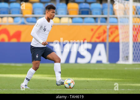 Gdynia, Pologne, 25 mai 2019 : Boubacar Kamara s'exécute avec la balle pendant la FIFA 2019 Coupe du Monde U-20 groupe e match entre la France et l'Arabie saoudite au stade de Gdynia à Gdynia. Credit : Tomasz Zasinski / Alamy Live News Banque D'Images