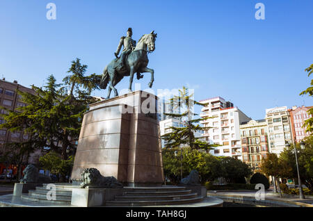 Logroño, La Rioja, Espagne - Février 15th, 2019 : statue équestre du général Espartero conçu par Francisco de Luis y Tomás et inauguré en 1895 Banque D'Images