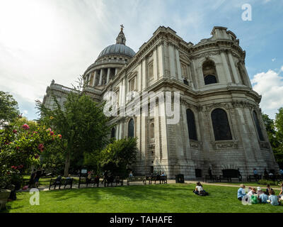 Cathédrale St Pauls vue des jardins du Festival, Londres, Angleterre Banque D'Images