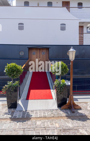 Le MV Fingal, un luxueux hôtel flottant amarré en permanence à Leith Docks à Édimbourg Banque D'Images