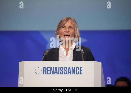 Réunion de la 'renaissance' groupe du parti République La DREM en mars pour les élections européennes en français avec le chef de la liste Nathalie Loiseau Banque D'Images